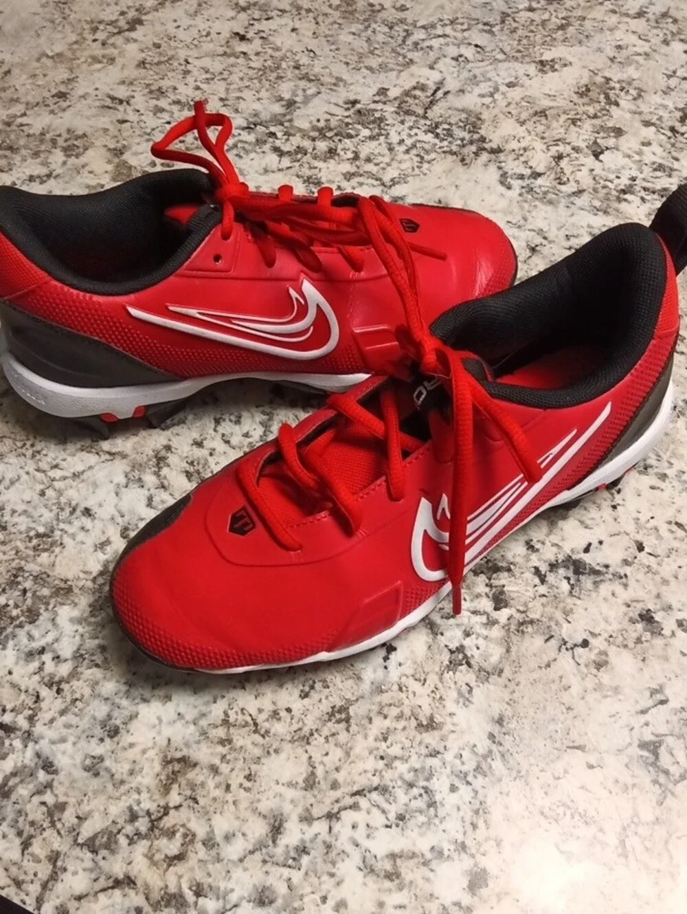 Nike Fastflex Trout Red and Black Sports Cleats Size 4Y